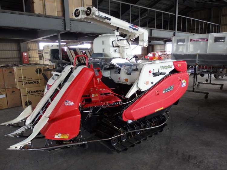 ヤンマー 中古コンバイン ＧＣ216の商品画像1