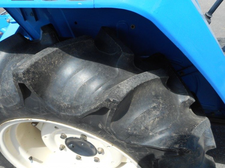 イセキ 中古トラクター TA250Fの商品画像4