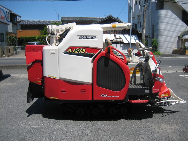 ヤンマー 中古コンバイン AJ 218 JLE（2条刈/18.5馬力） の商品画像1