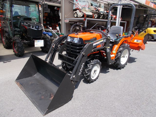 クボタ 中古トラクター GB130 フロントローダー付の商品画像1