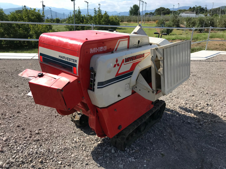 三菱 中古ハーベスター MH50の商品画像1