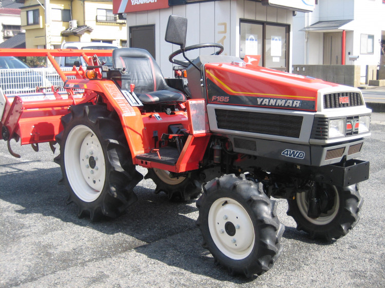 ヤンマー 中古トラクター F165DAUS(16.5馬力)の商品画像1