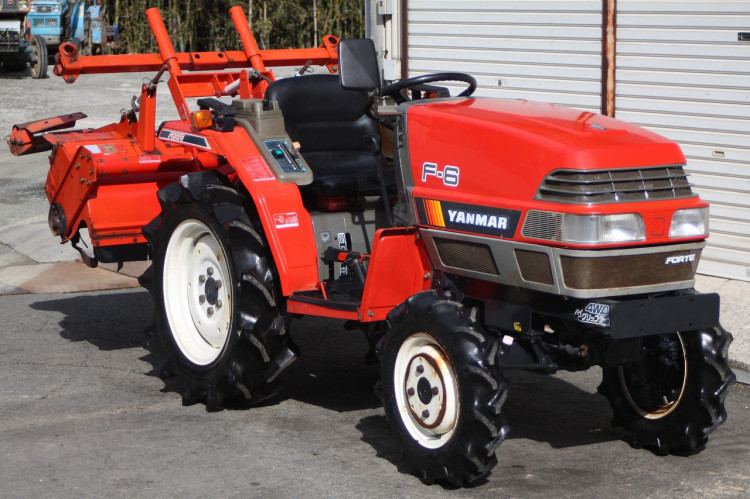  中古トラクター F-6 フォルテ 16馬力 4WD パワステ 自動水平 倍速の商品画像1