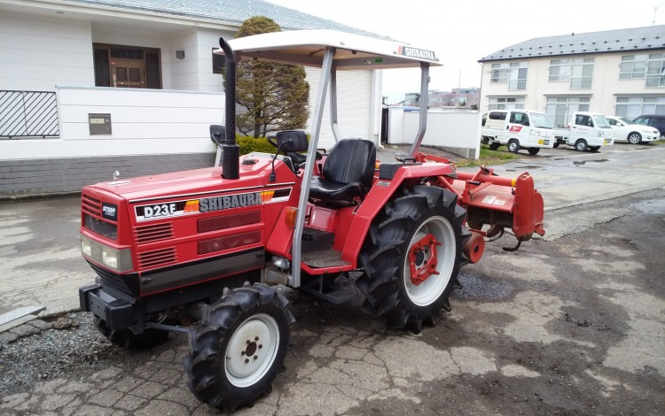 芝浦 中古トラクター D２３５Ｆの商品画像1
