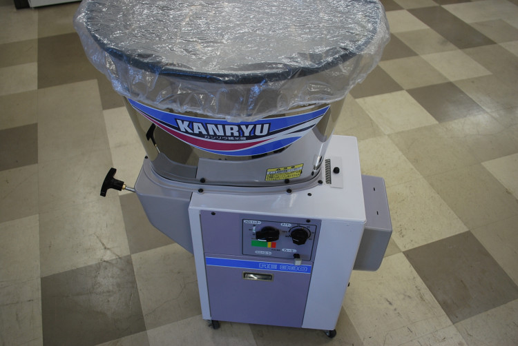 カンリュウ 中古その他 循環型精米機 RE330の商品画像1