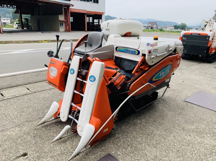 クボタ 中古コンバイン SR-J5の商品画像1