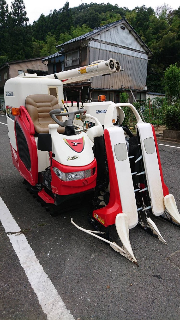 ヤンマー 中古コンバイン AJ-217の商品画像1