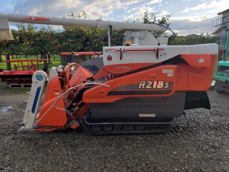 クボタ 中古コンバイン Ｒ２１８ＳＡＧＤＷ２の商品画像1
