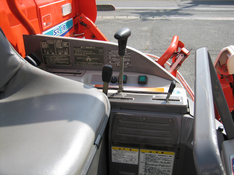 クボタ 中古コンバイン SR18JGDWの商品画像10