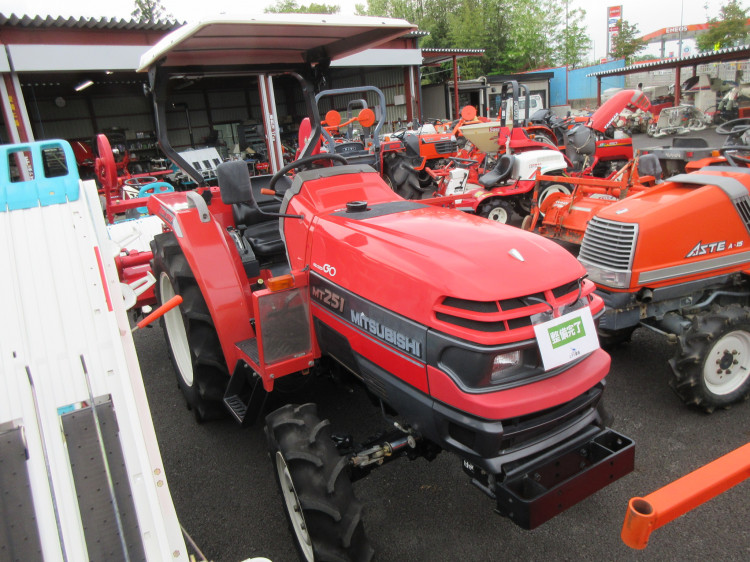 三菱 中古トラクター MT251の商品画像1