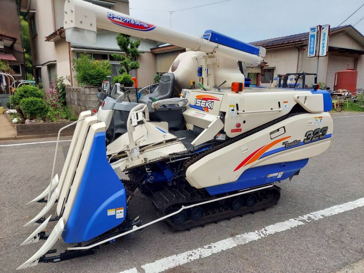 イセキ 中古コンバイン HVF-323  G-ZKWCの商品画像1