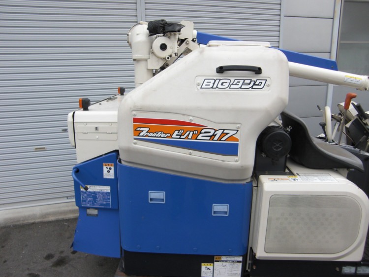 イセキ 中古コンバイン HVB217G-ZKWCの商品画像3