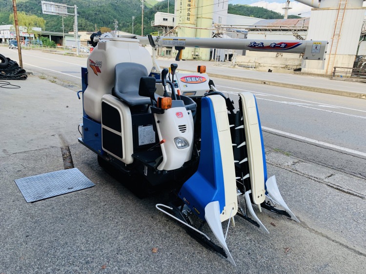 イセキ 中古コンバイン HN211Gの商品画像1