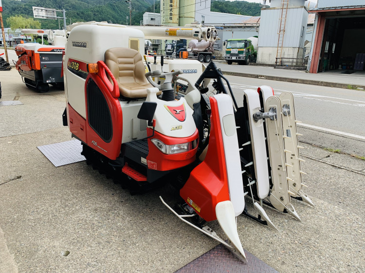 ヤンマー 中古コンバイン AJ318の商品画像1