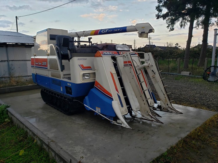 イセキ 中古コンバイン HF325G-AJDWBの商品画像1