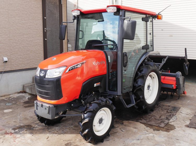 クボタ 中古トラクター FT240 New GRANFORCEの商品画像1