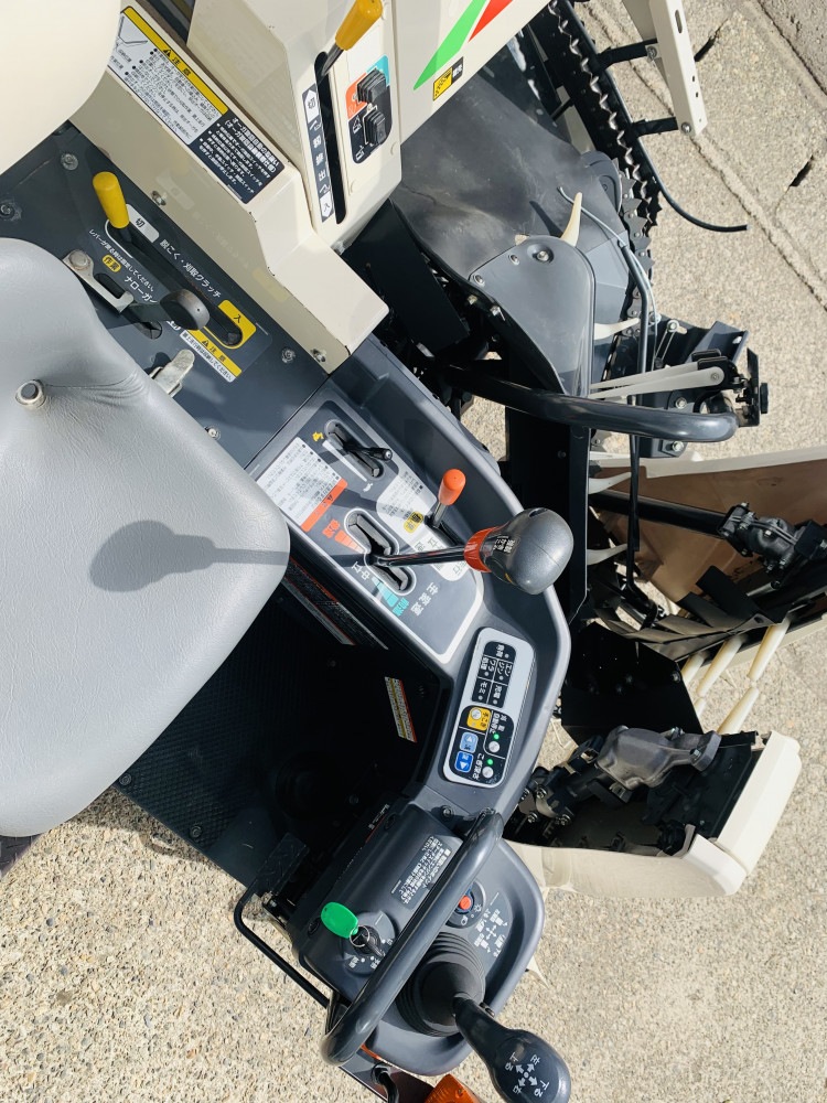 三菱マヒンドラ農機 中古コンバイン V211Gの商品画像8