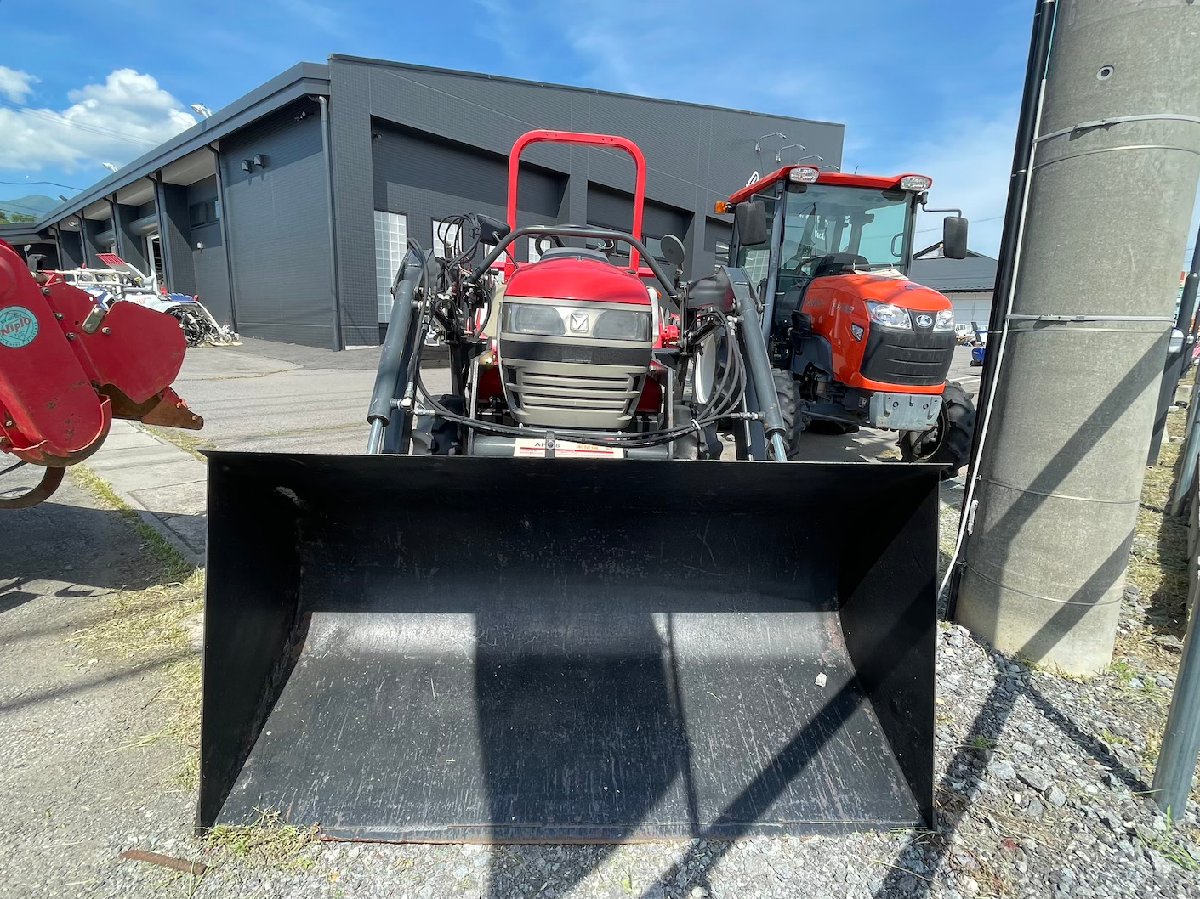 ヤンマー トラクター 【地域限定自宅配送】ヤンマー トラクター AF118: 長さ×幅×高さ2630ｍｍ×1060ｍｍ×1910ｍｍ 出力:18PSの商品画像1