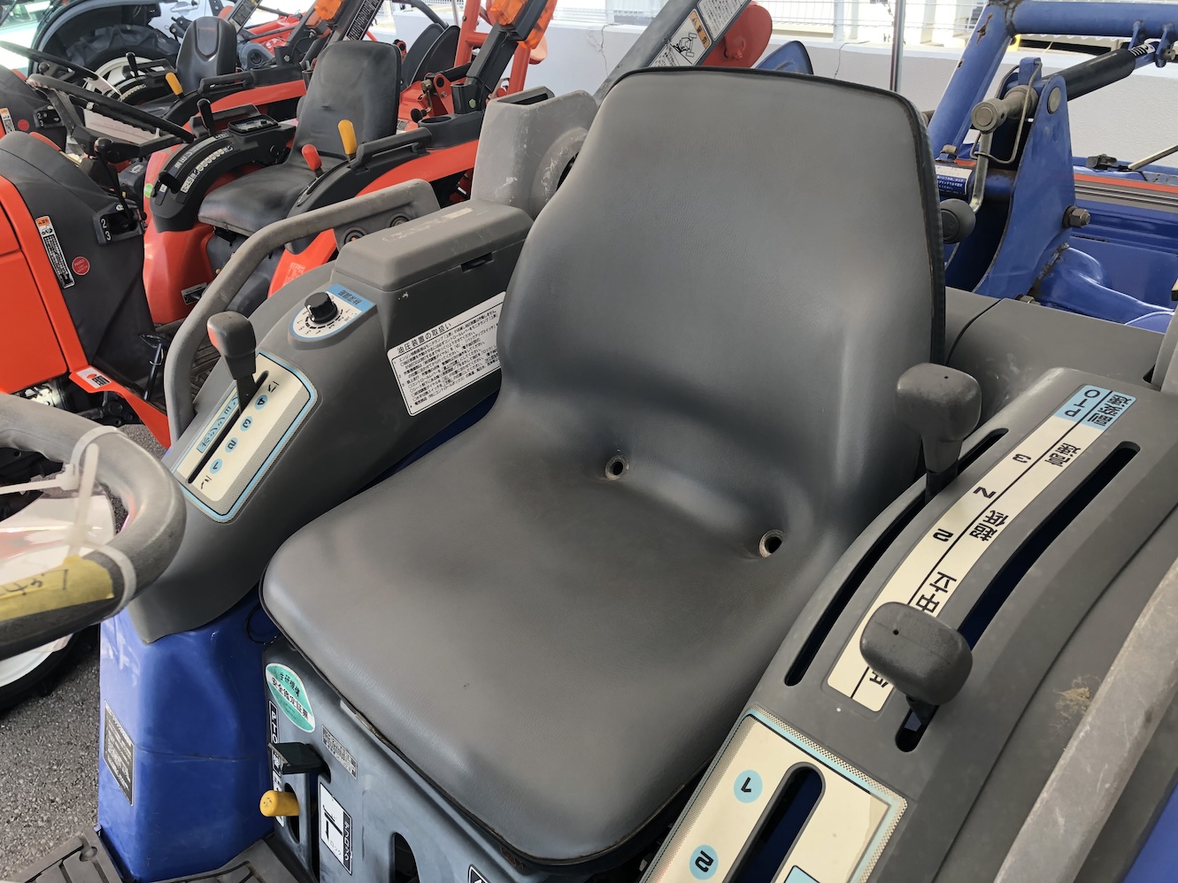 イセキ 中古トラクター 【整備待ち】イセキ トラクター TH24 ロータリー作業幅:1.5ｍ 出力24馬力 使用燃料/容量:ディーゼル/28Lの商品画像8