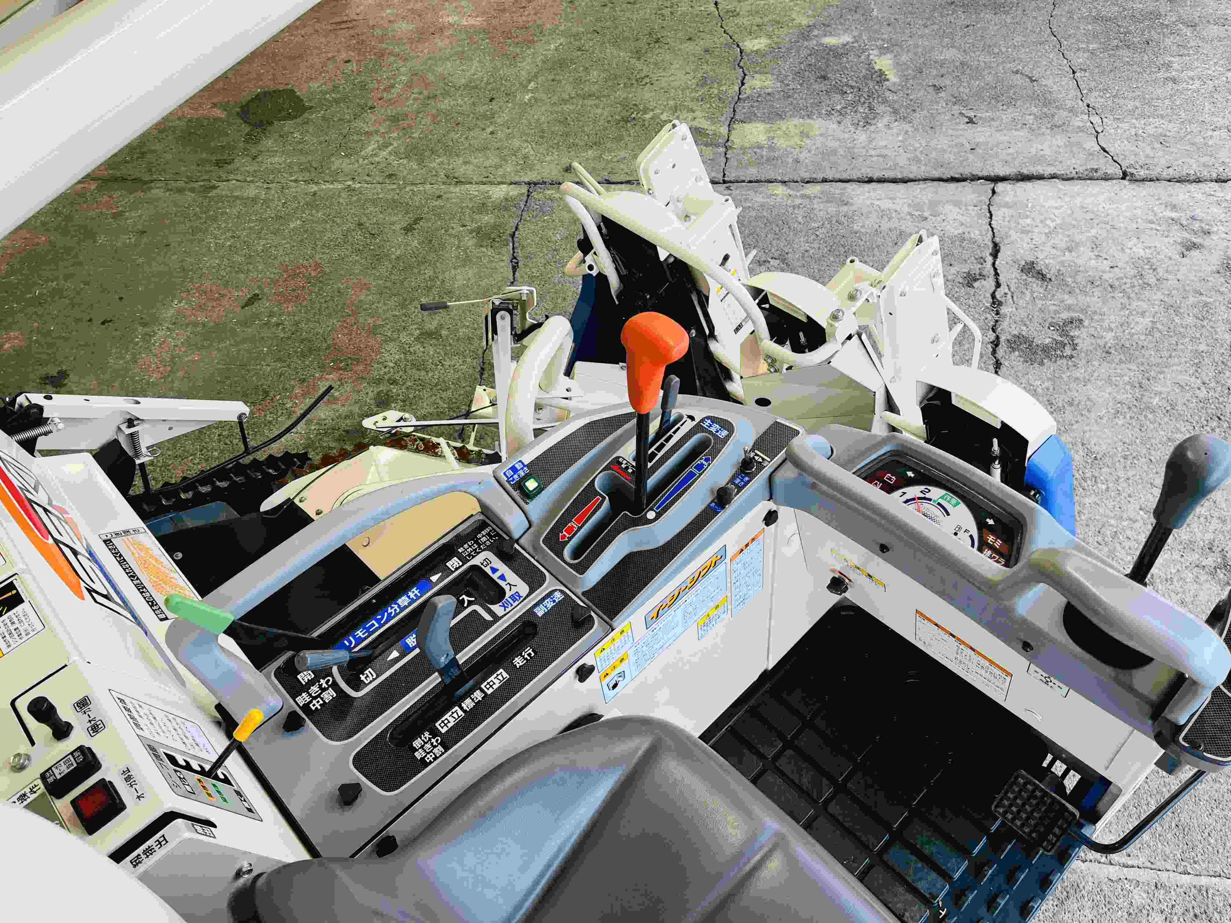 イセキ 中古コンバイン HVF320G-ZKHWCの商品画像8