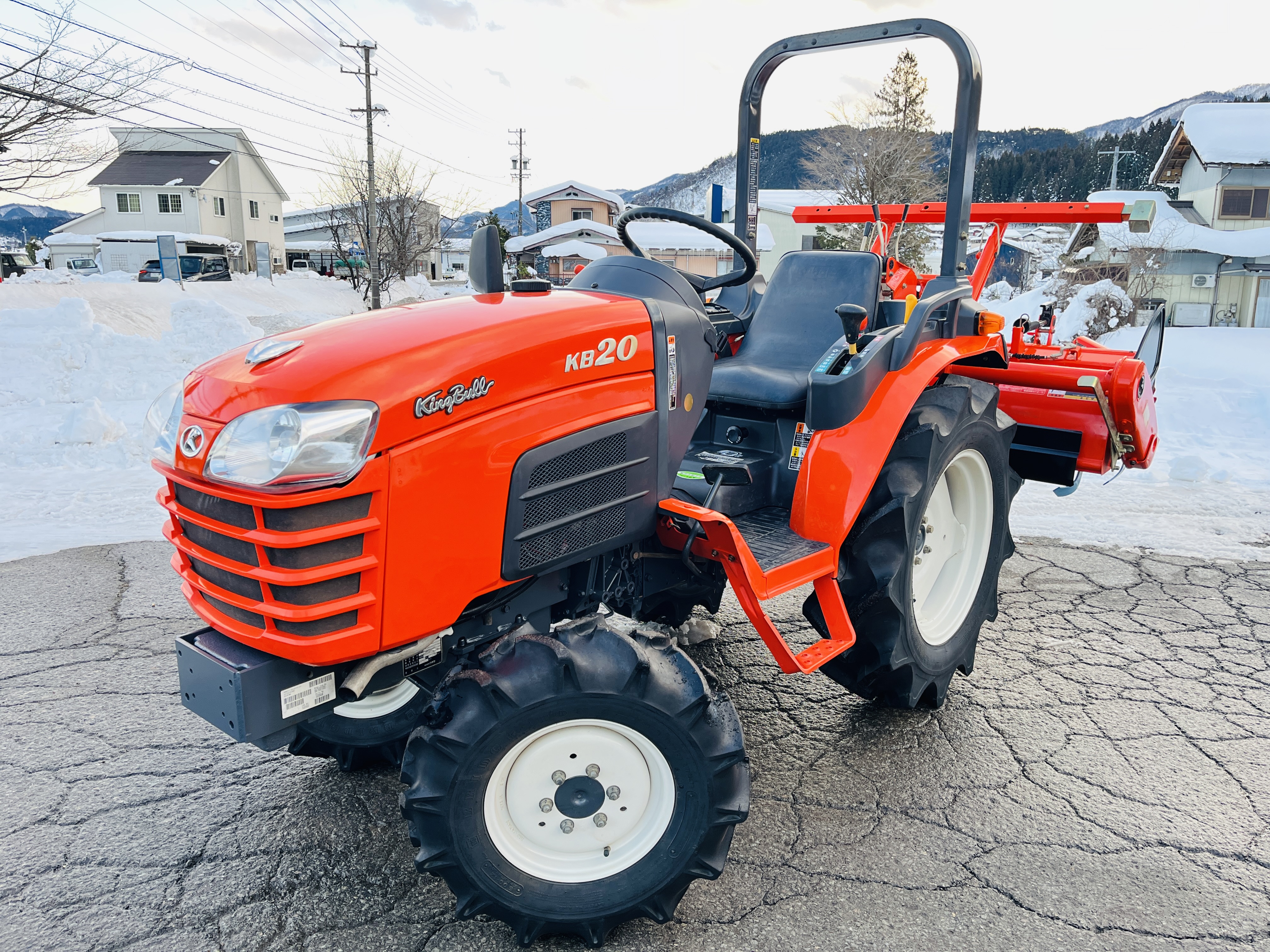 クボタ 中古トラクター KB20(F)の商品画像1