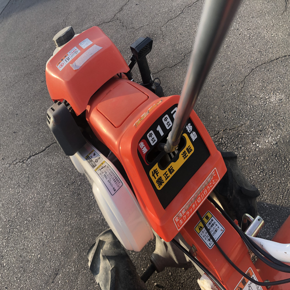 クボタ 中古管理機 クボタ 管理機 TR600 機体寸法:1430ｍｍ×620ｍｍ×1050ｍｍ 燃料/タンク容量自動車用無鉛ガソリン/2.0L 変速段数:前進2・後進1の商品画像3