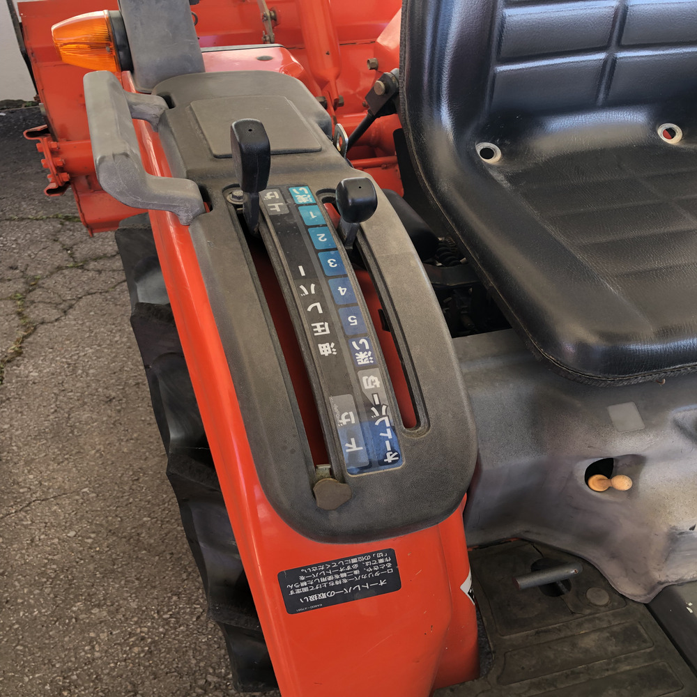 クボタ 中古トラクター クボタ トラクター GB110 機体寸法:1920×1040×1710 出力10.5PS 使用燃料/容量:ディーゼル/13Lの商品画像9