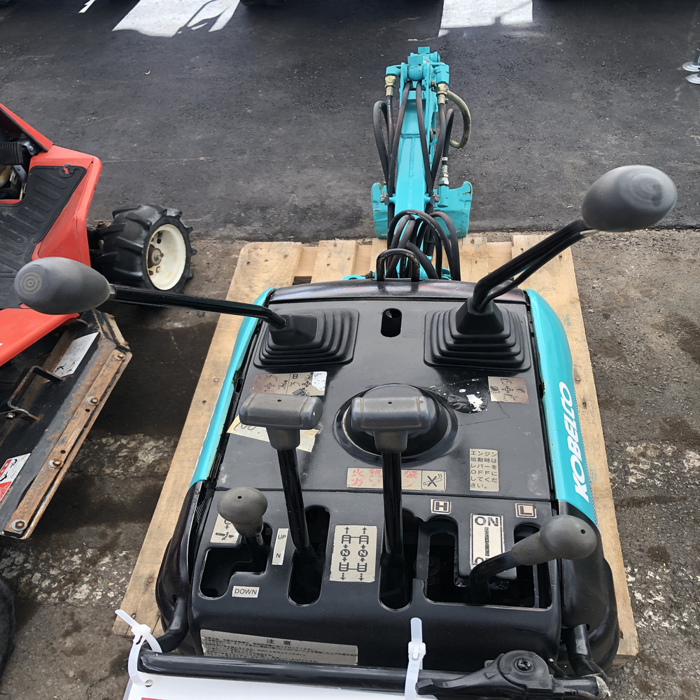 その他 中古その他 【整備待ち】コベルコ バックホー SS1 機体寸法:2150×500×1100 重量275kg 燃料:ガソリンの商品画像4