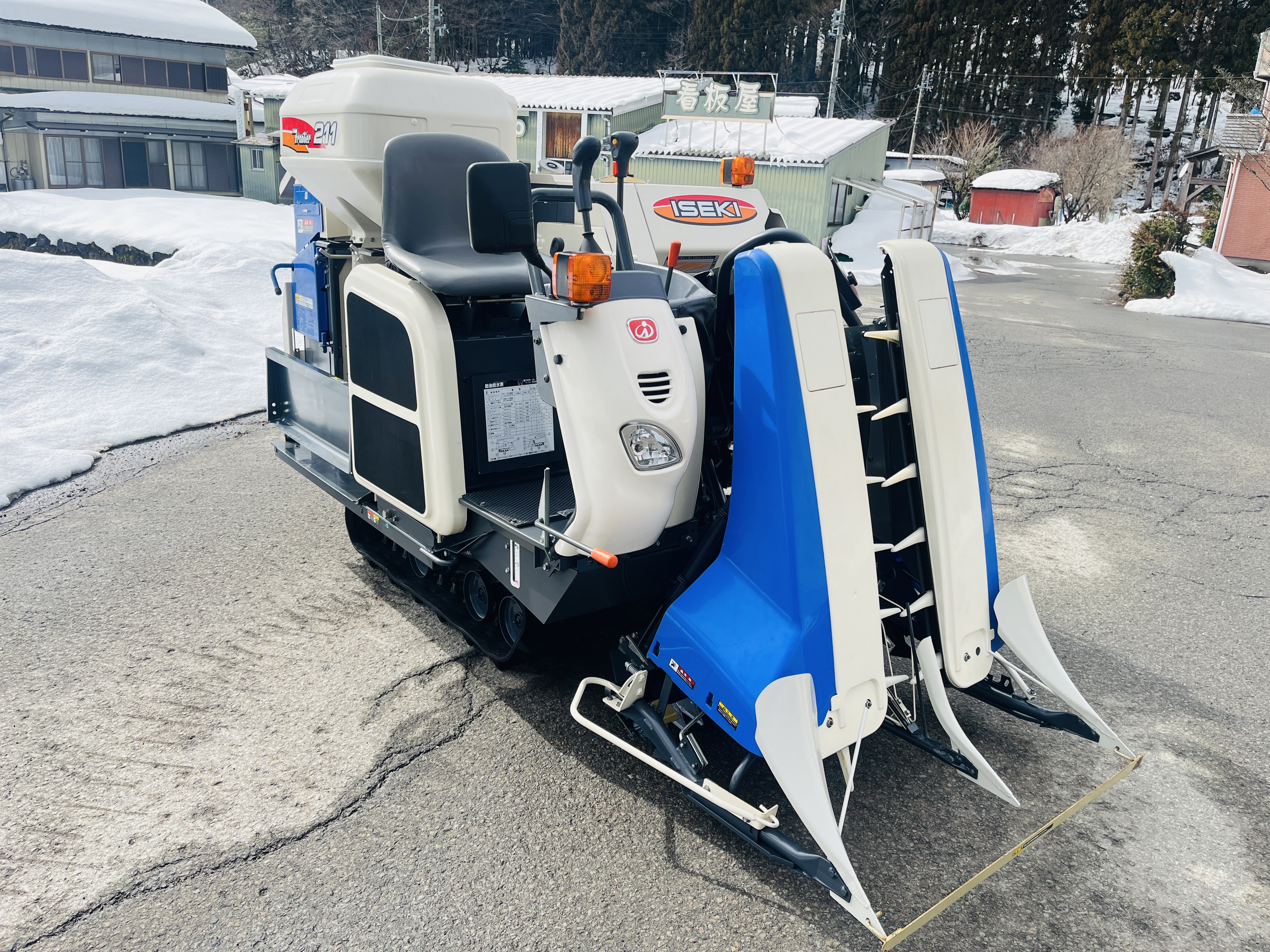 イセキ 中古コンバイン HN211-KWCの商品画像1