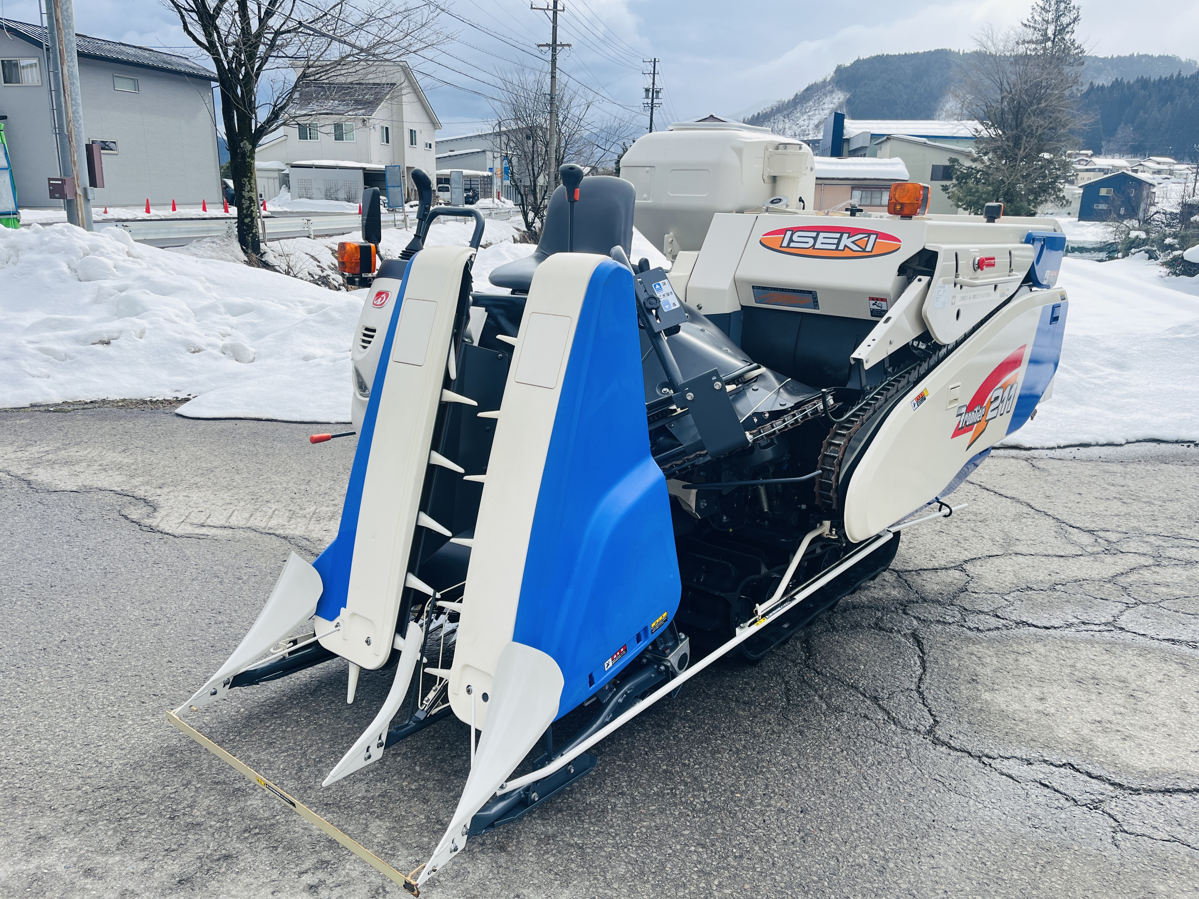 イセキ 中古コンバイン HN211-KWCの商品画像2