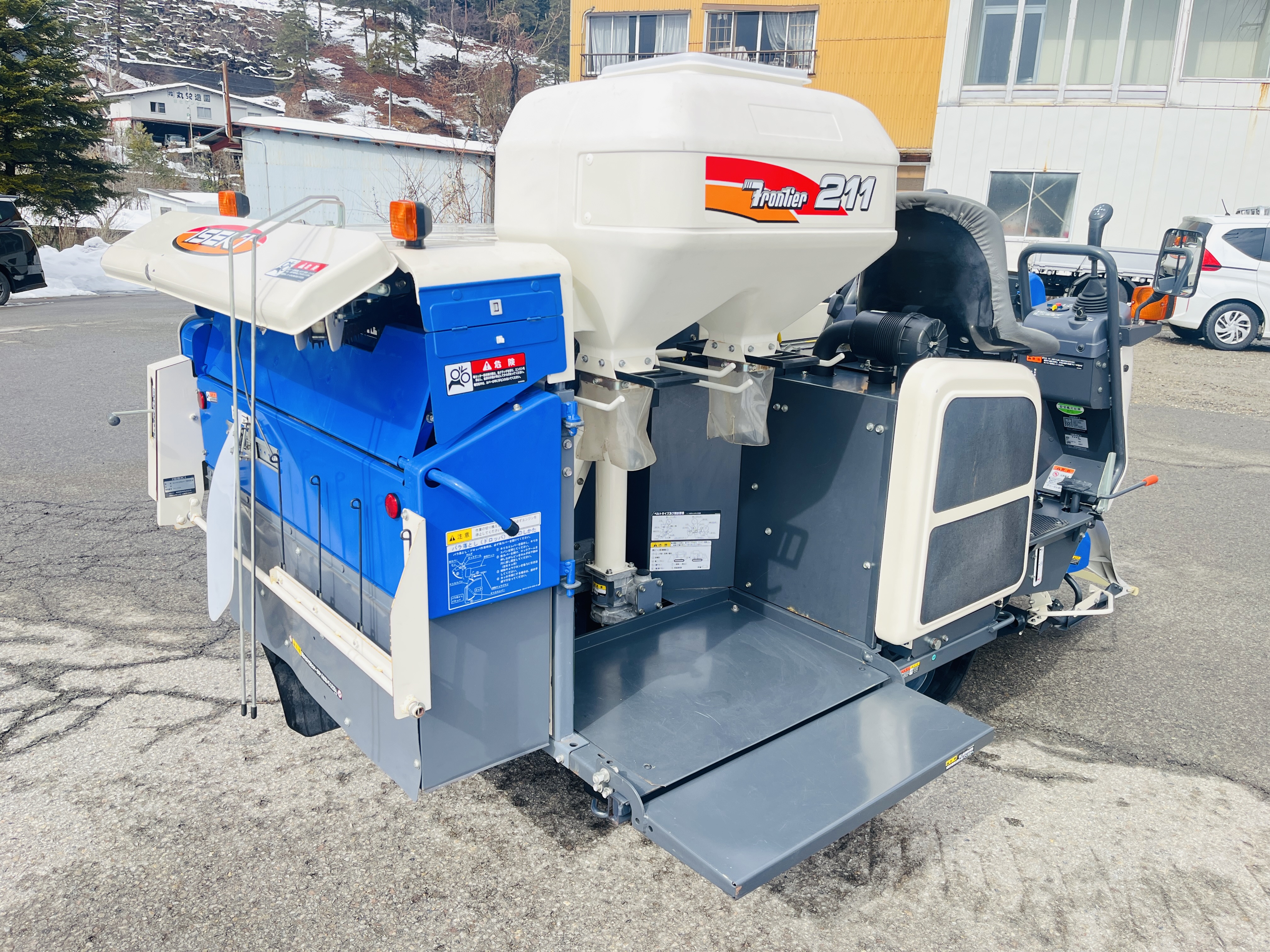 イセキ 中古コンバイン HN211-KWCの商品画像5