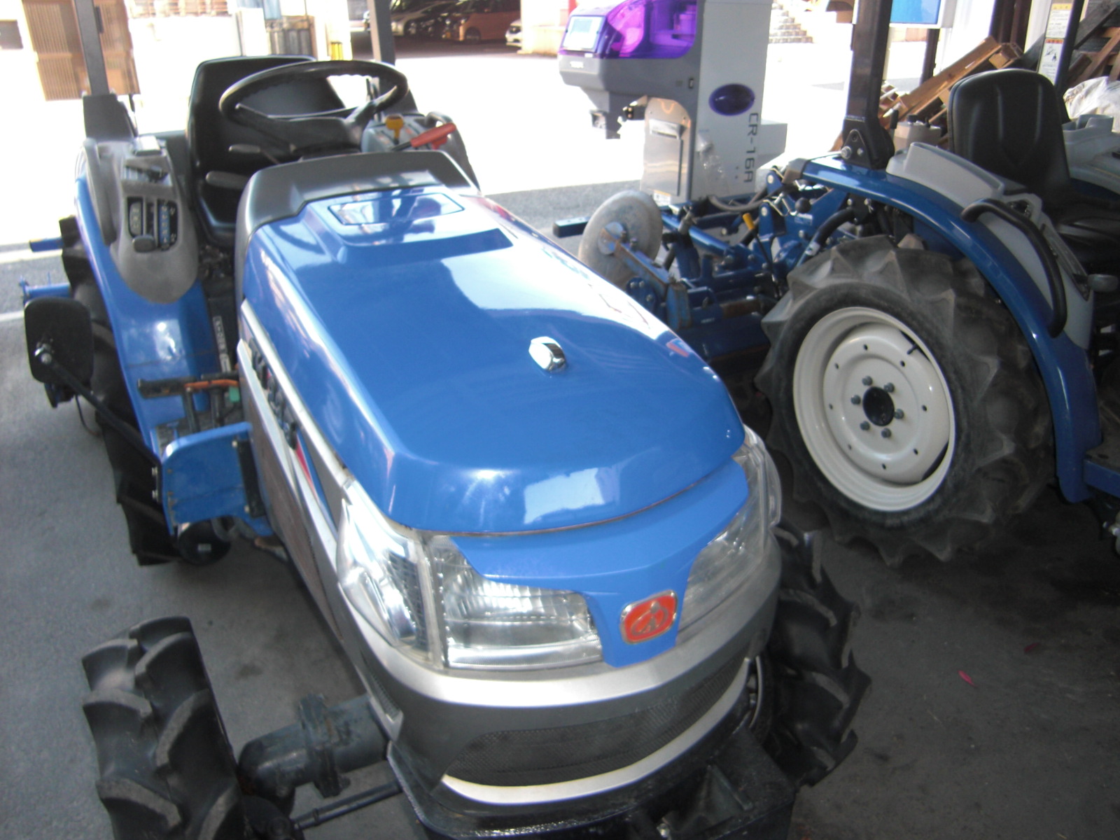 イセキ 中古トラクター TH235－BA14VD　クイックヒッチ仕様　作業機脱着ワンタッチ