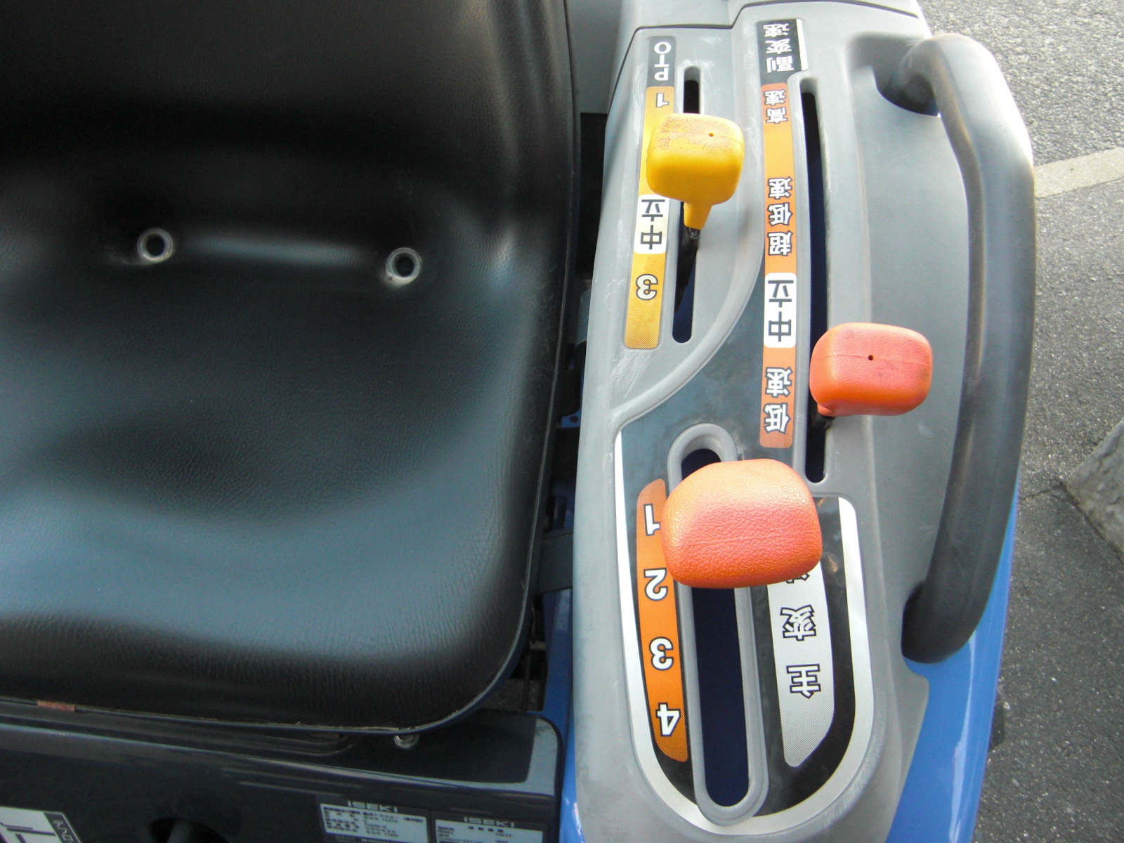 イセキ 中古トラクター TH205-QA14VD　　フル装備！　ハンドル切るだけIQターンでらくらく作業！の商品画像4