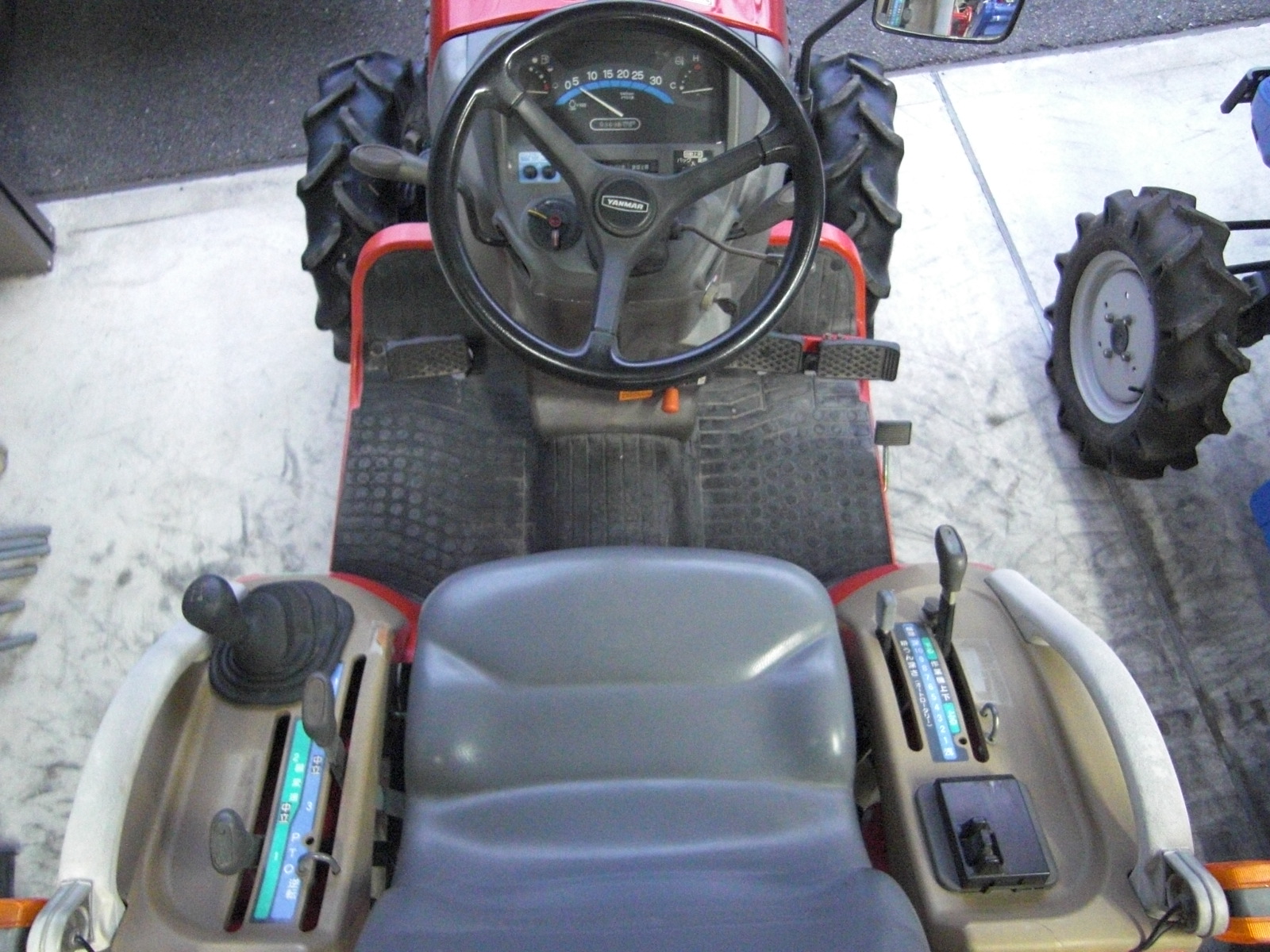 ヤンマー 中古トラクター AF120-VPUS4　　　　小型フル装備！の商品画像8