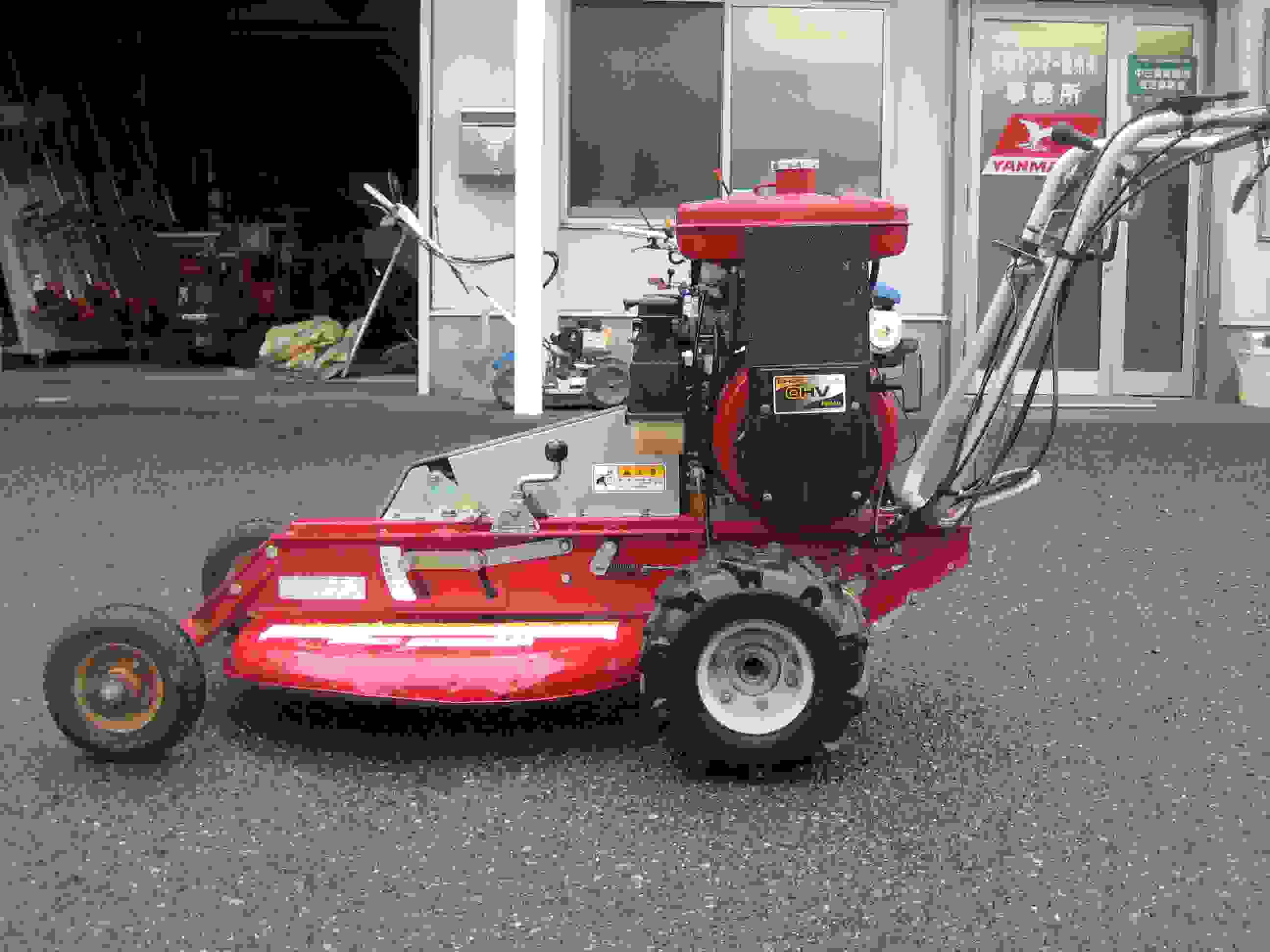 バロネス 中古草刈機 GM65AWRの商品画像1