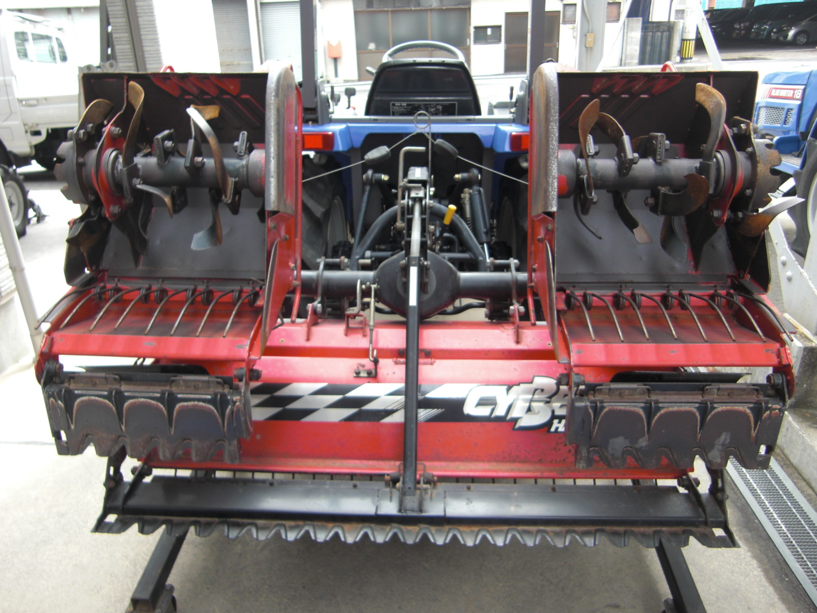 イセキ 中古トラクター TH22-QA4VD +直装レべラ　サイバーハロー付お買い得！　大型特殊免許不要！の商品画像1