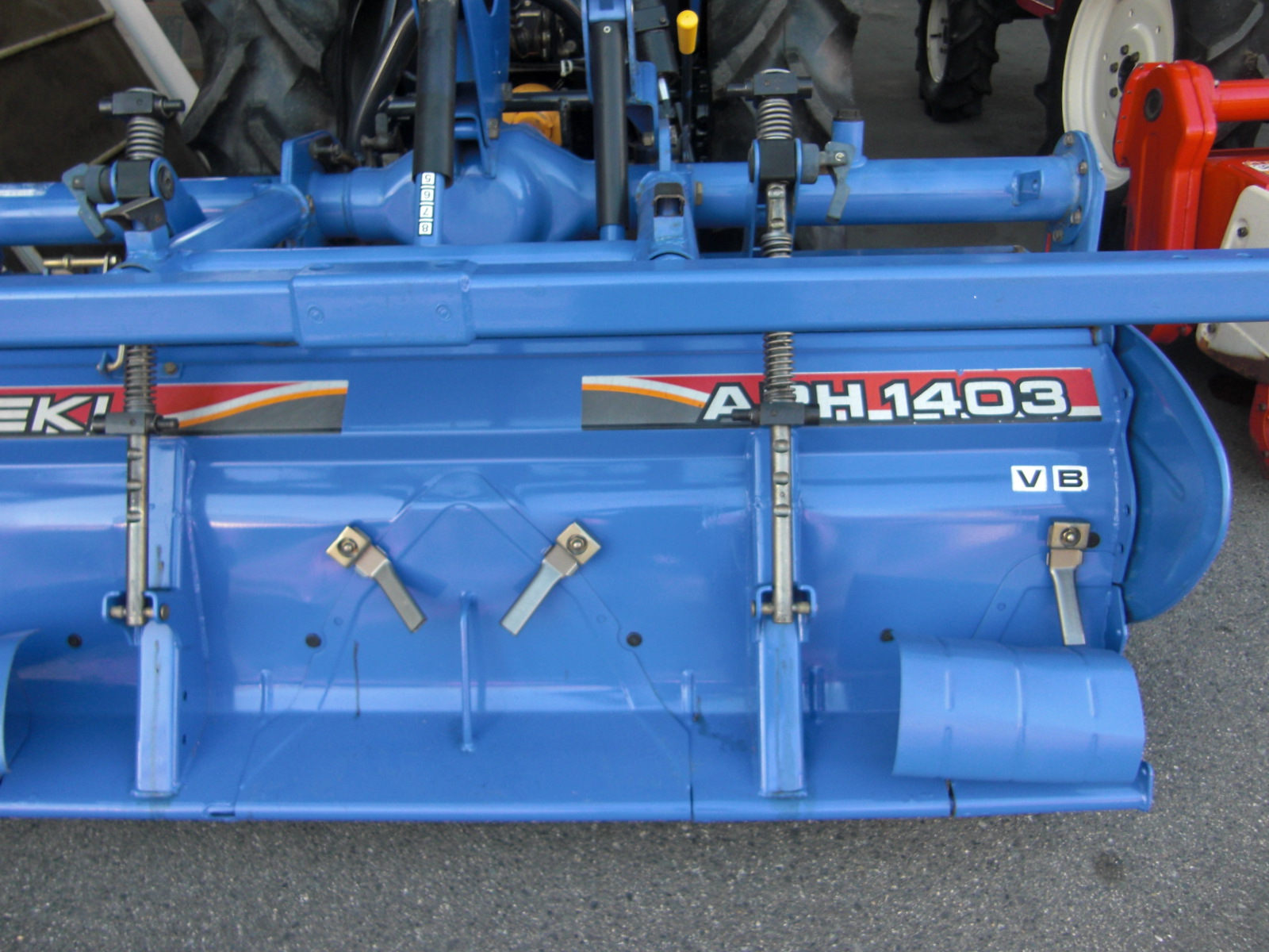 イセキ 中古トラクター TH213-QA14VD　　フル装備！　ハンドル切るだけIQターンでらくらく作業！の商品画像7