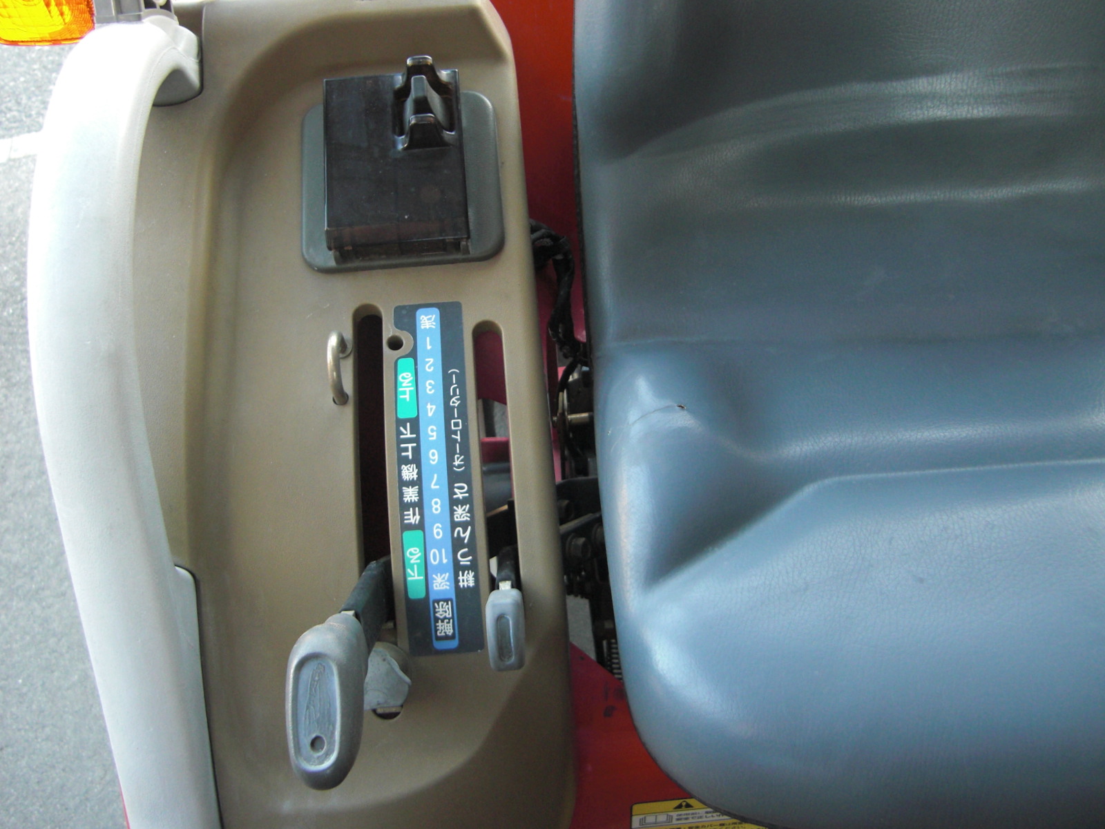 ヤンマー 中古トラクター AF118L-VPUKS4　　低アワー機！　フル装備！　人気のヤンマーAF100シリーズ後期型！の商品画像3