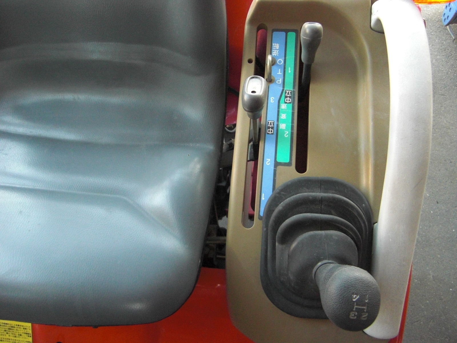 ヤンマー 中古トラクター AF118L-VPUKS4　　低アワー機！　フル装備！　人気のヤンマーAF100シリーズ後期型！の商品画像4