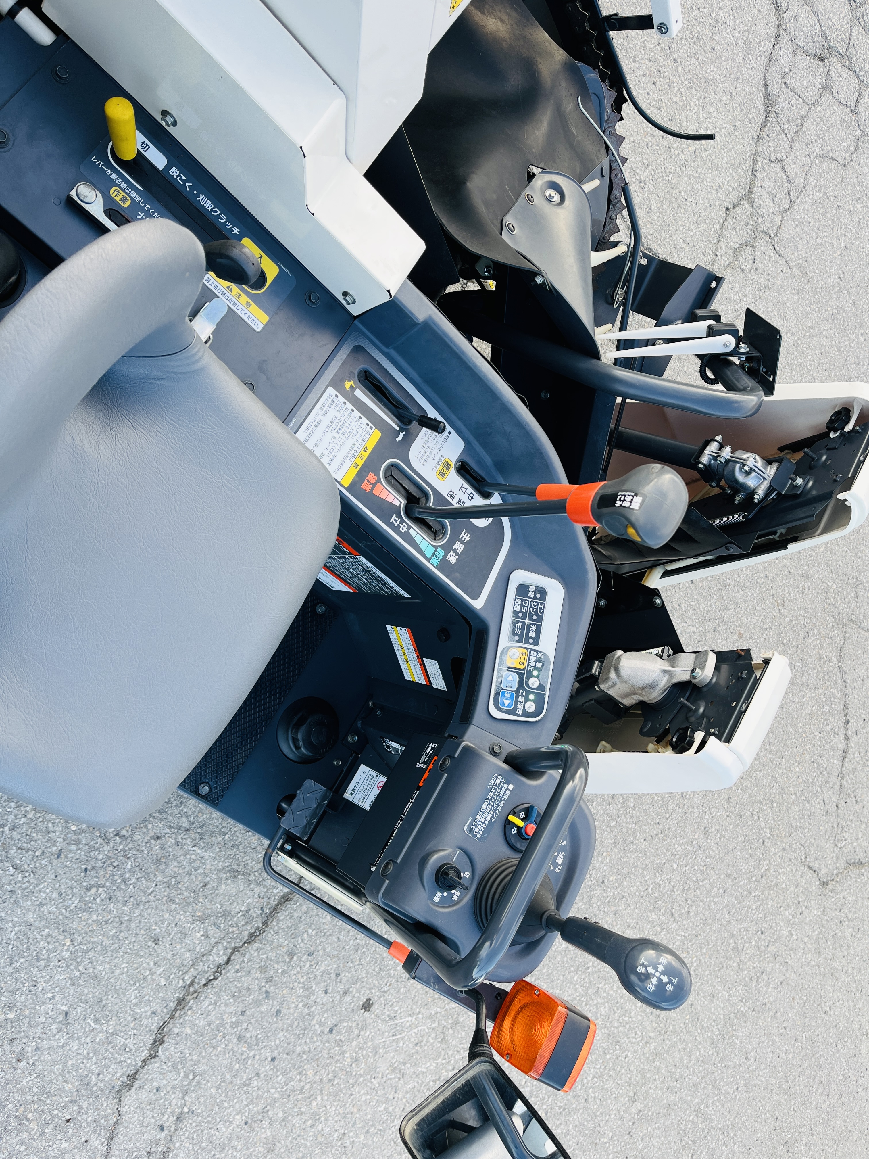 三菱マヒンドラ農機 中古コンバイン V211の商品画像7