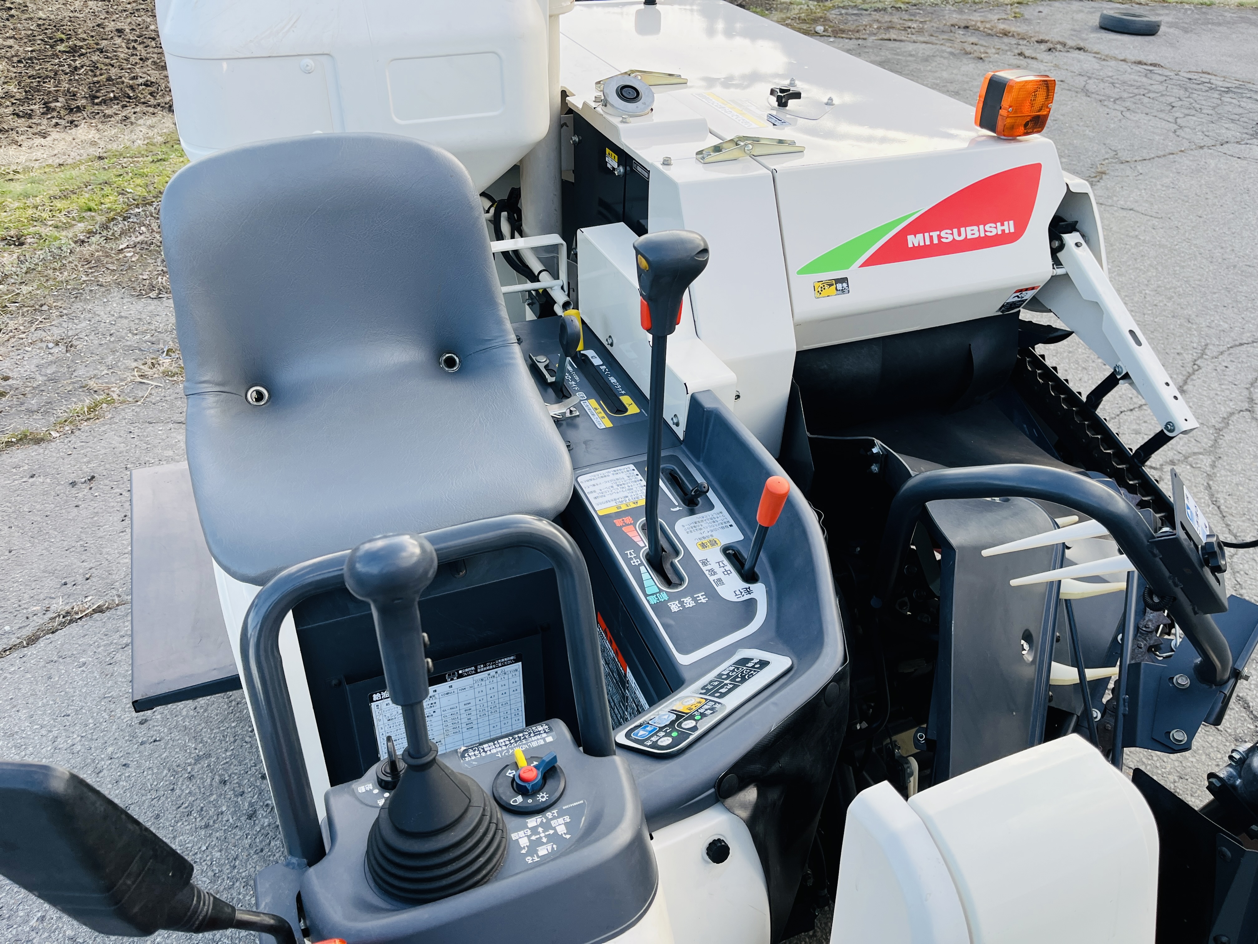 三菱マヒンドラ農機 中古コンバイン V211の商品画像8