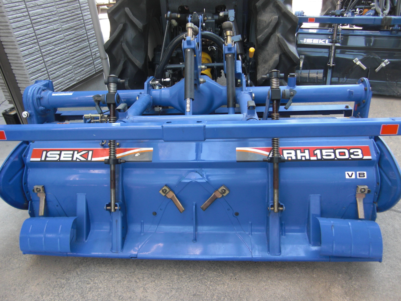 イセキ 中古トラクター TH253-QA15VD　　25馬力フル装備お手頃価格にて！　ハンドル切るだけIQターンでらくらく作業！の商品画像8