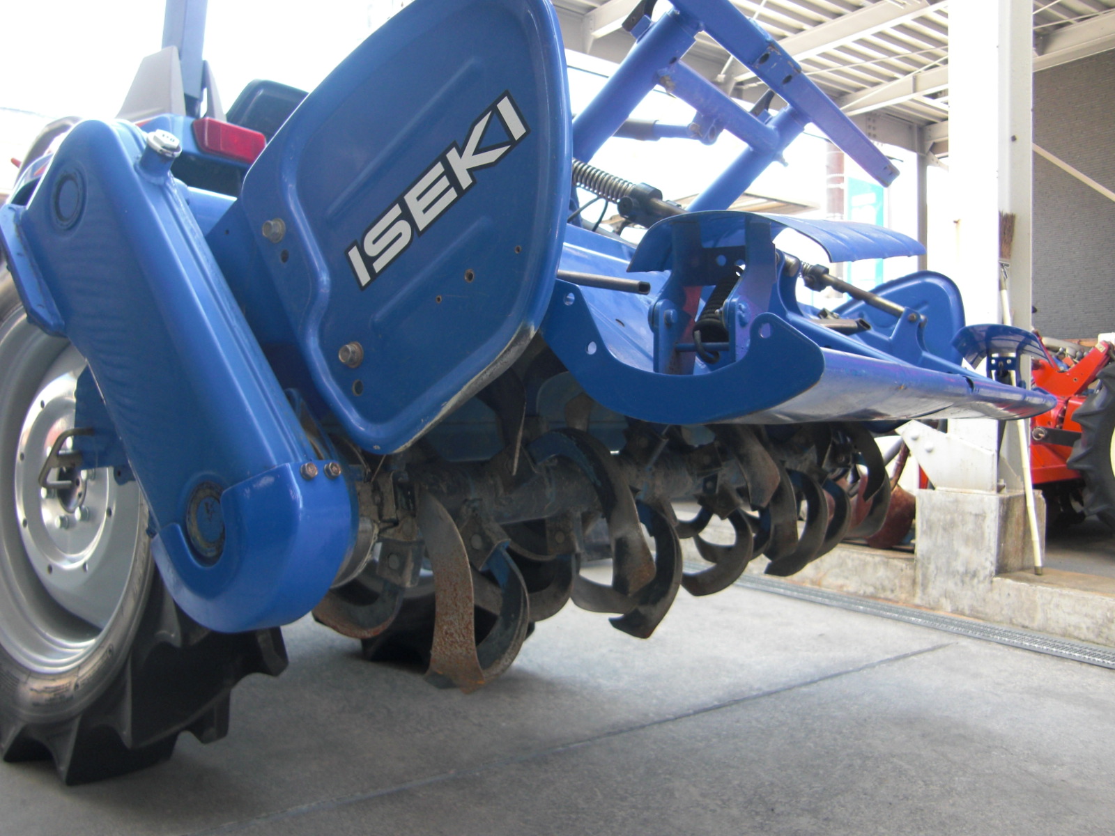 イセキ 中古トラクター TH253-QA15VD　　25馬力フル装備お手頃価格にて！　ハンドル切るだけIQターンでらくらく作業！の商品画像9