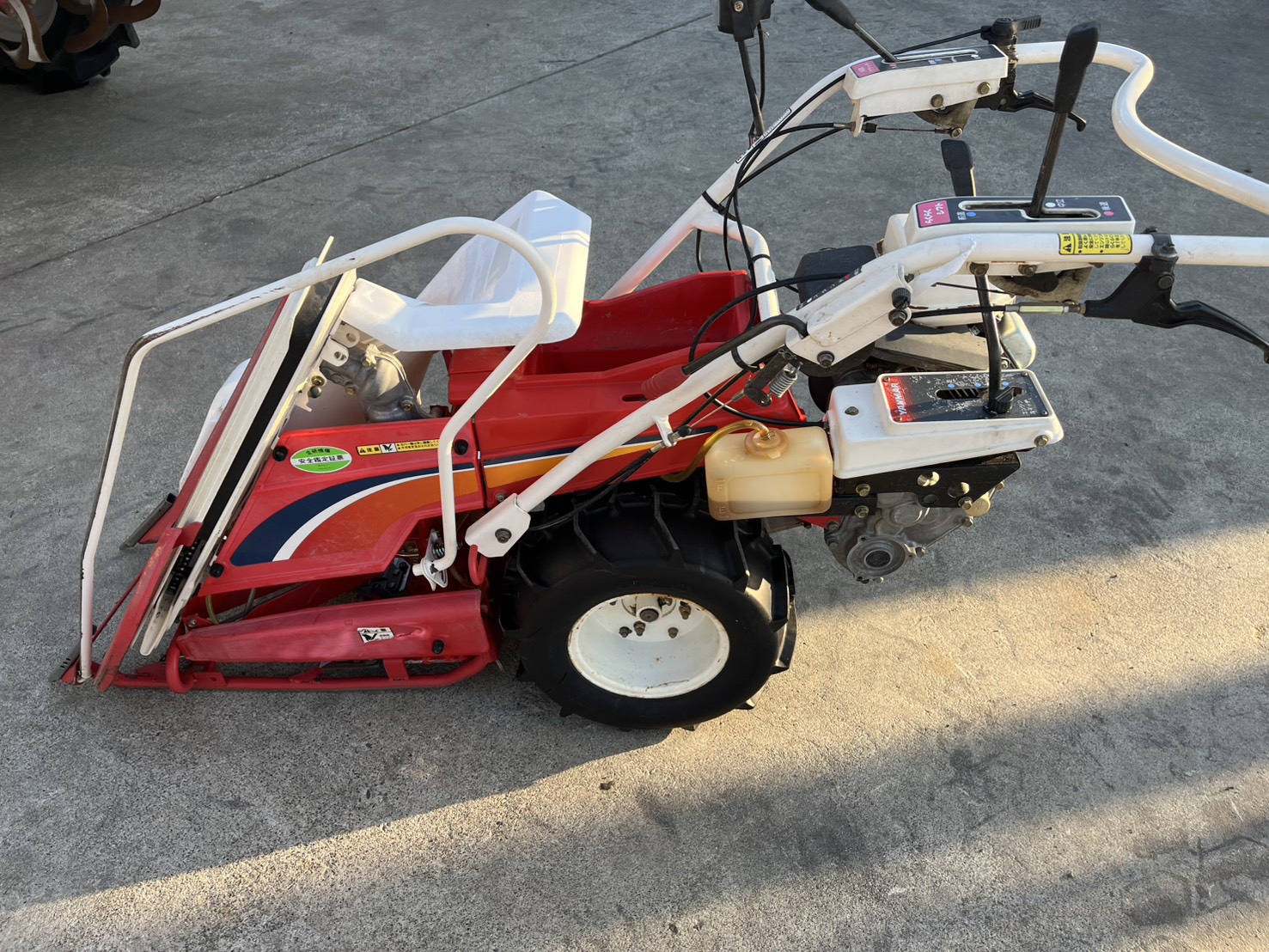 ヤンマー 中古バインダー Be30