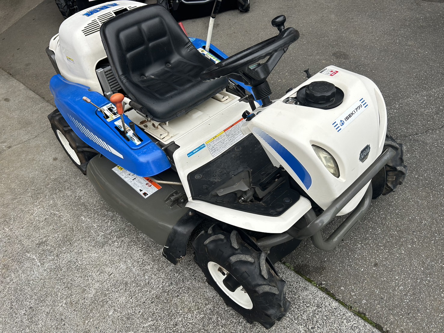 アグリップ 中古草刈機 ARM981の商品画像1