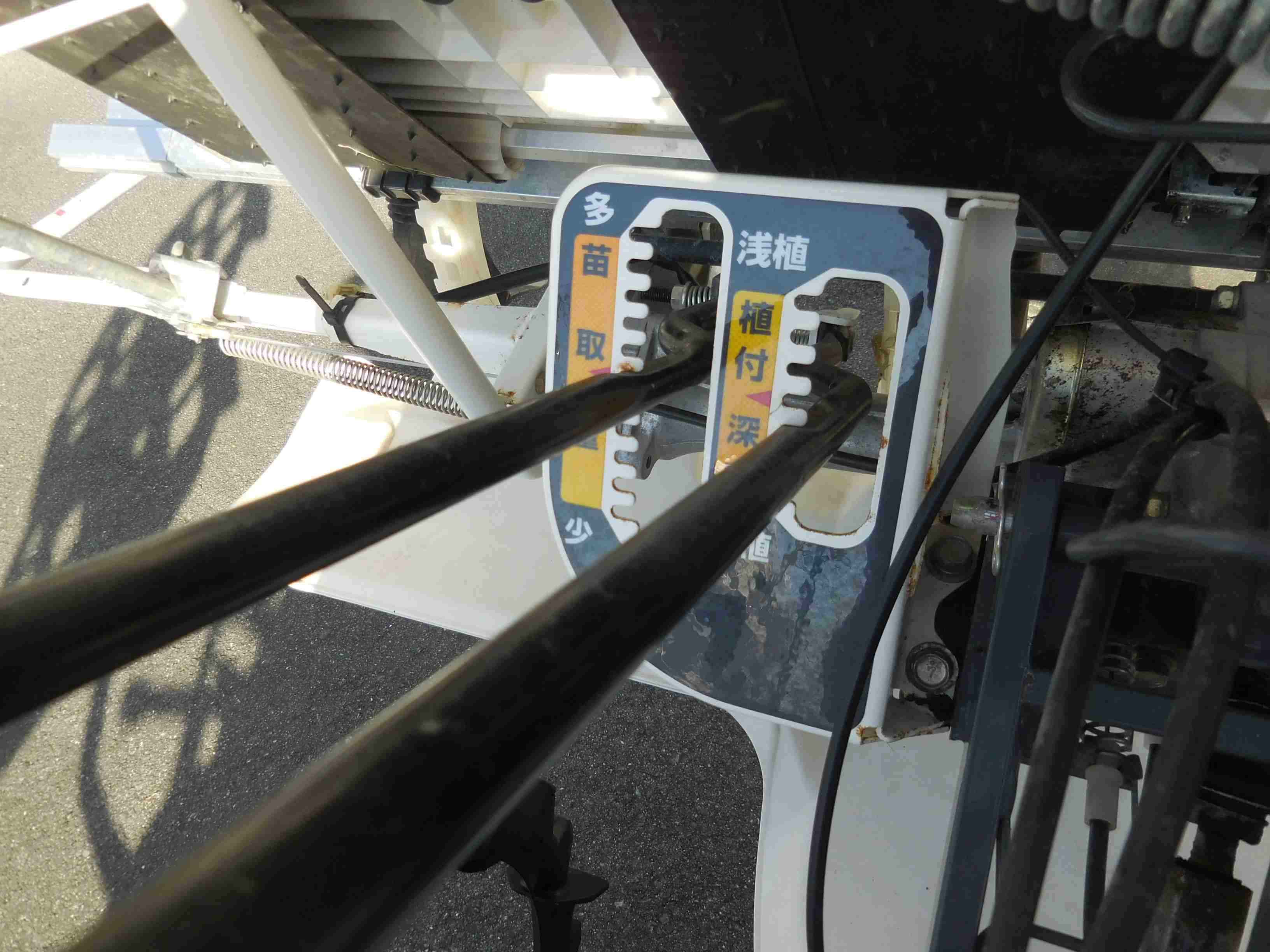 三菱マヒンドラ農機 中古田植機 LC4ANの商品画像9