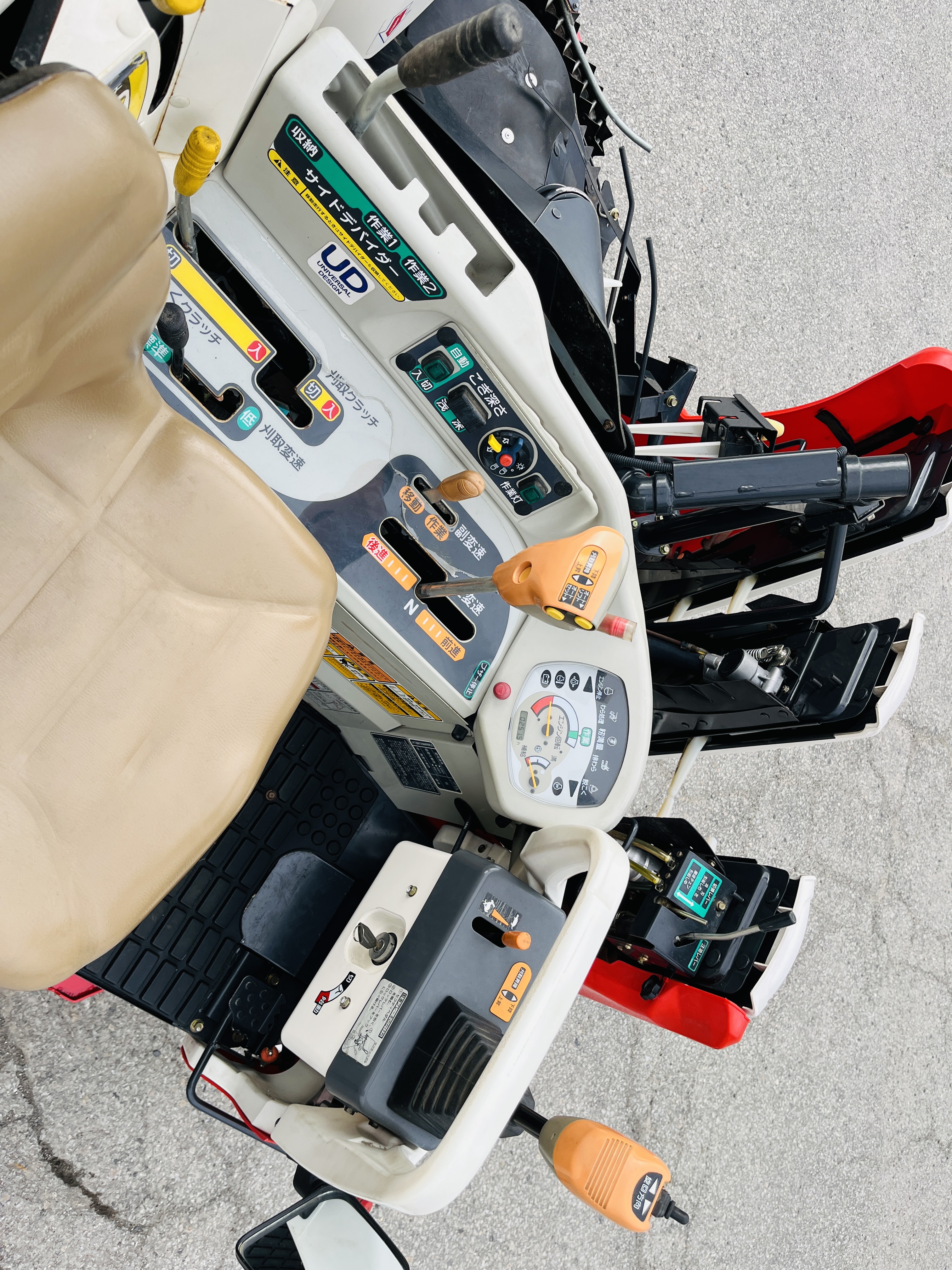 ヤンマー 中古コンバイン AJ318の商品画像8