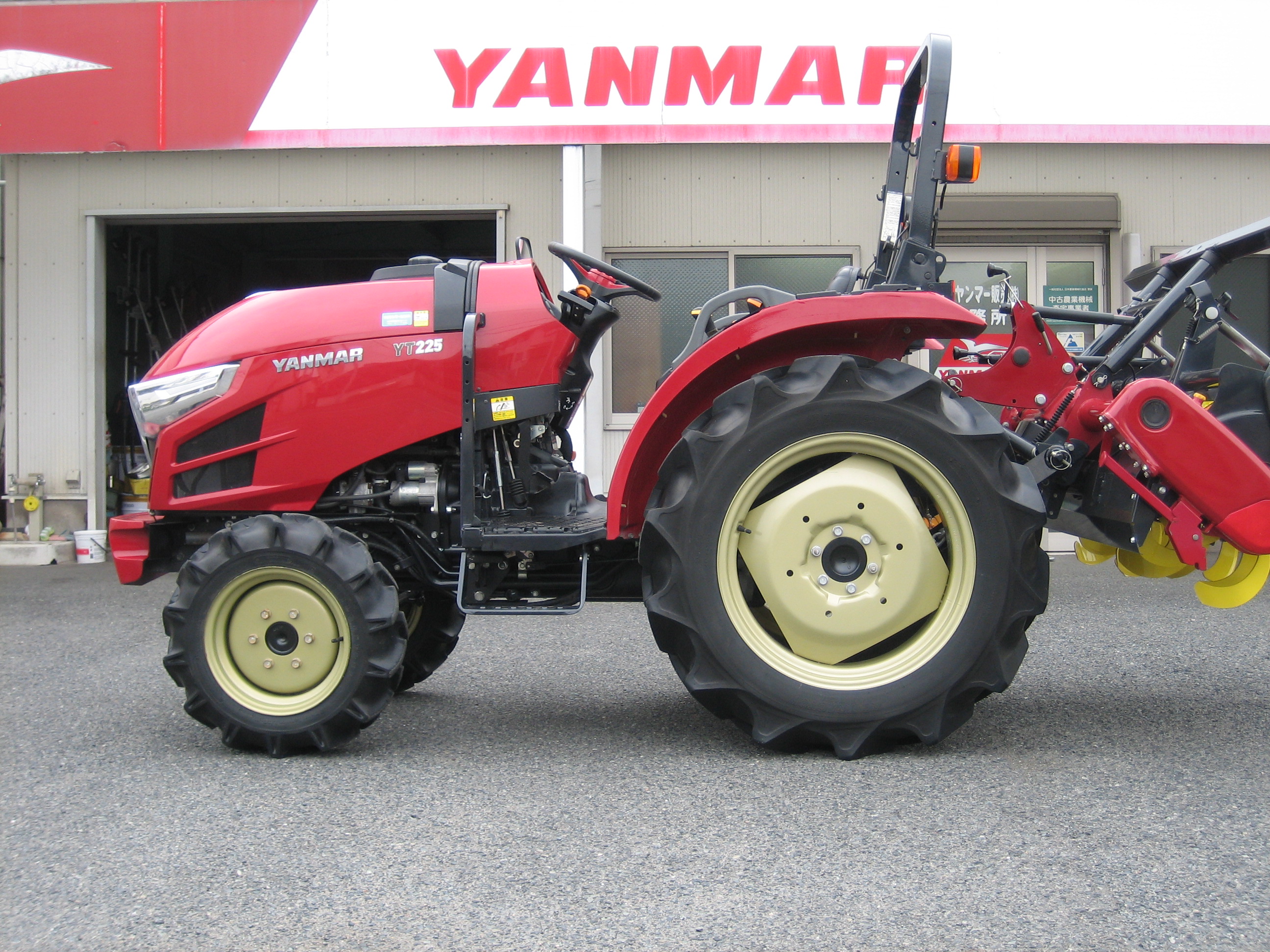 ヤンマー 中古トラクター YT225XUKS5の商品画像1