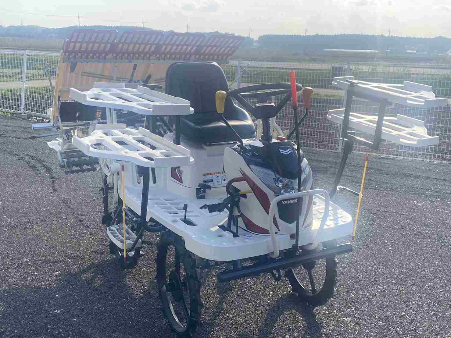 ヤンマー 中古田植機 YR4Sの商品画像1