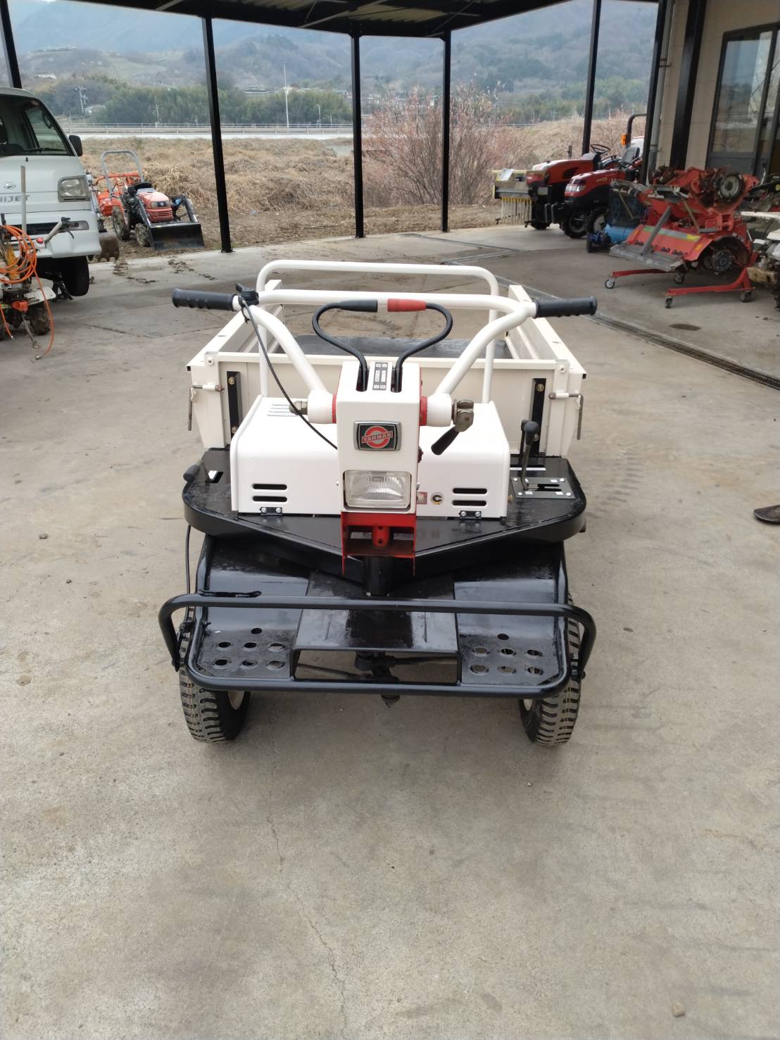 ヤンマー 中古運搬機 FG161Dの商品画像1